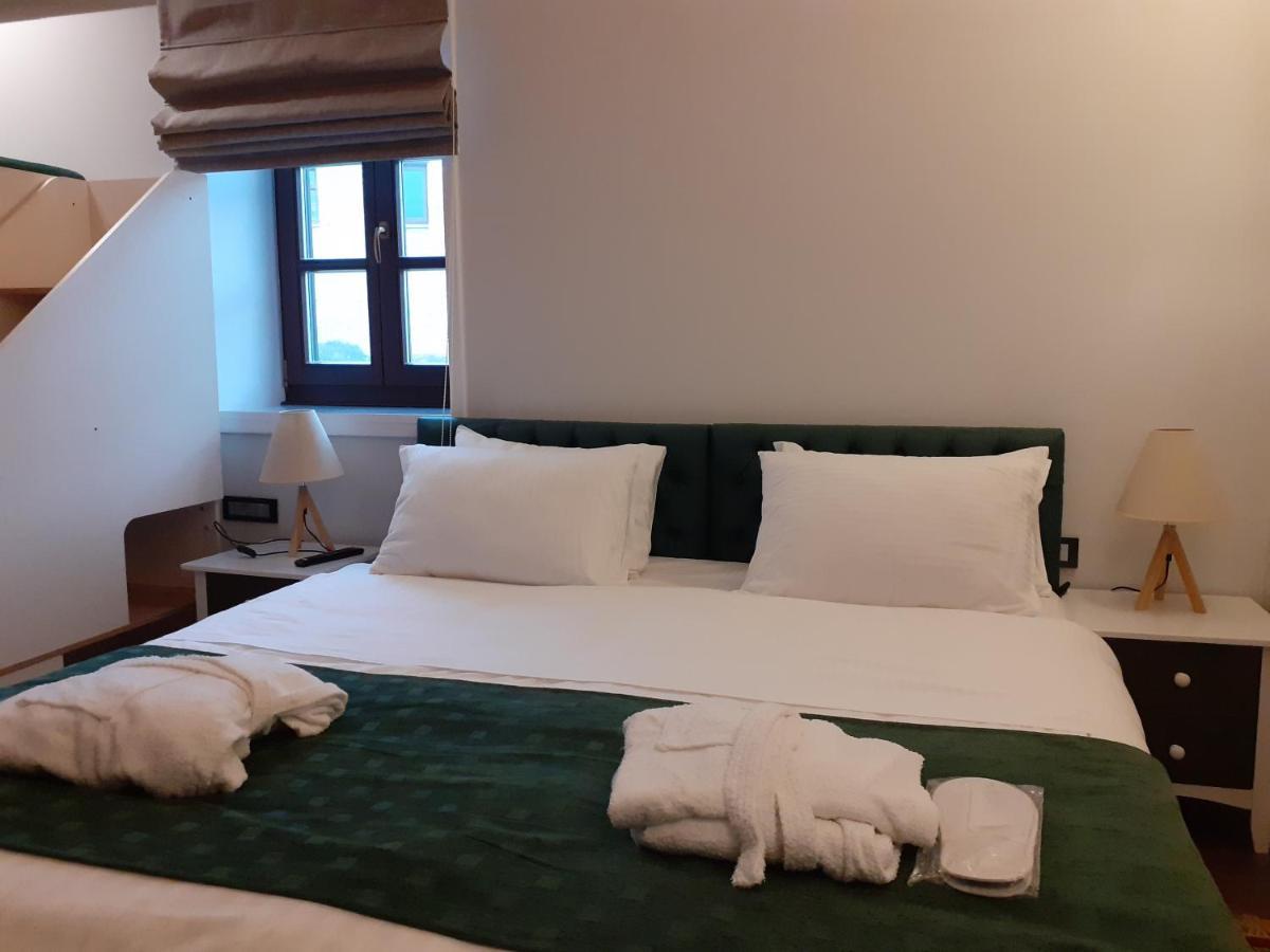 Abi Luxury Villas Monodendri Bagian luar foto