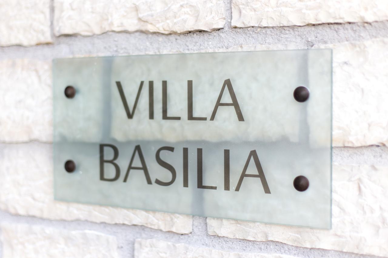 Abi Luxury Villas Monodendri Bagian luar foto